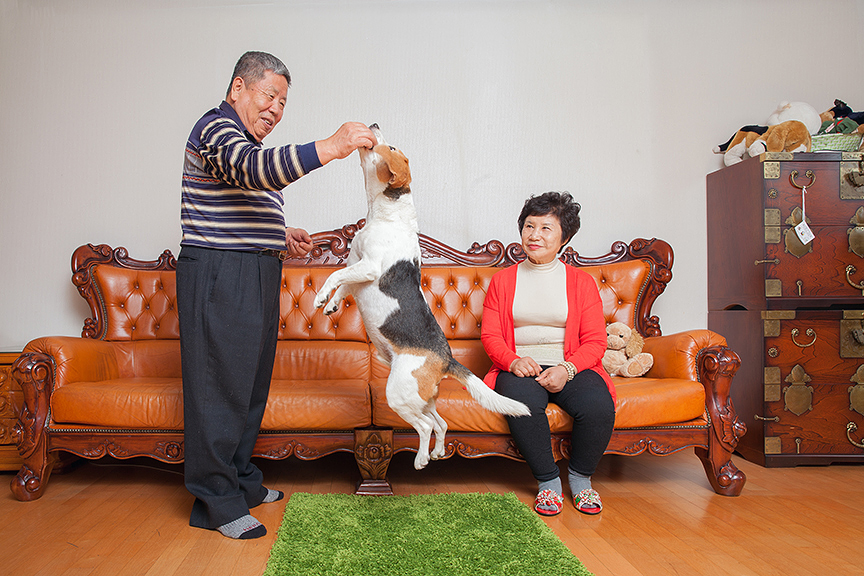 재홍과 봉순 부부와 오키, 서울, 서초동, 2015