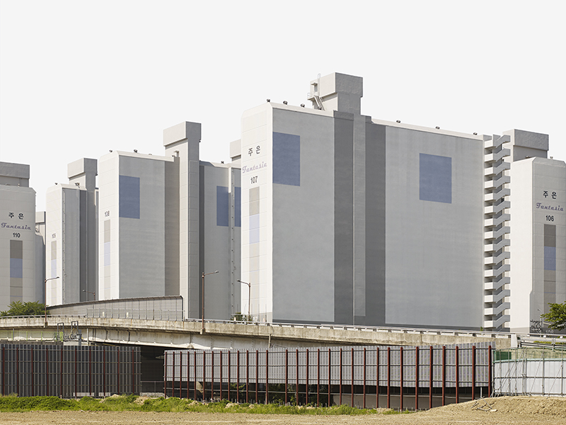 27_BL214367780127020327,digital pigment print,121x156cm,2014