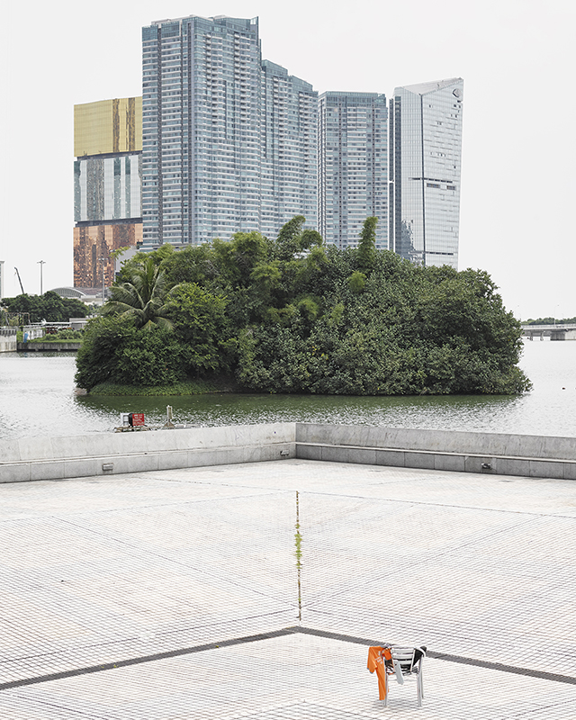 urbanscape_003,digital pigment print,100x122cm,2014