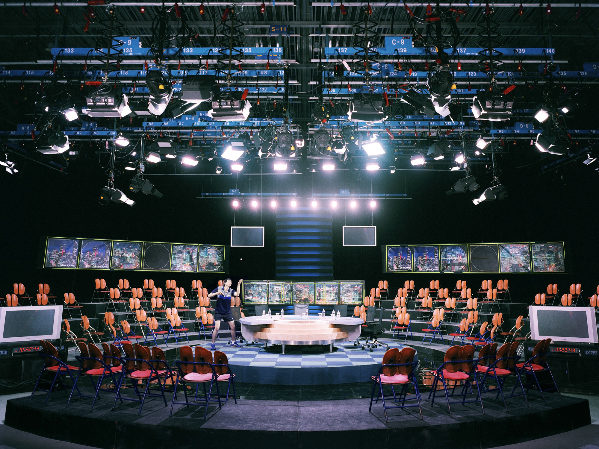 Goodbye Stranger 2 #01, digital C-print, 139x183cm, edition of 7, 2006