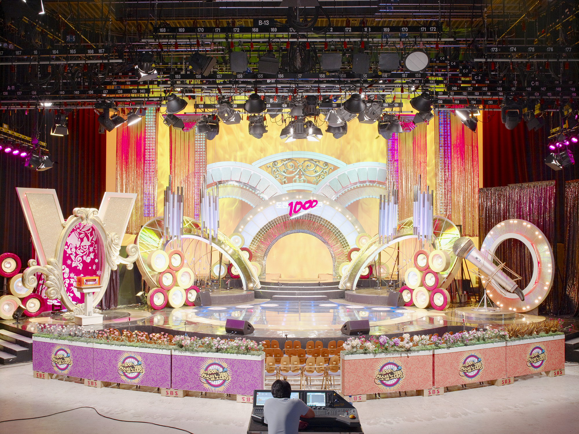 Goodbye Stranger 2 #18, digital C-print, 139x183cm, edition of 7, 2009