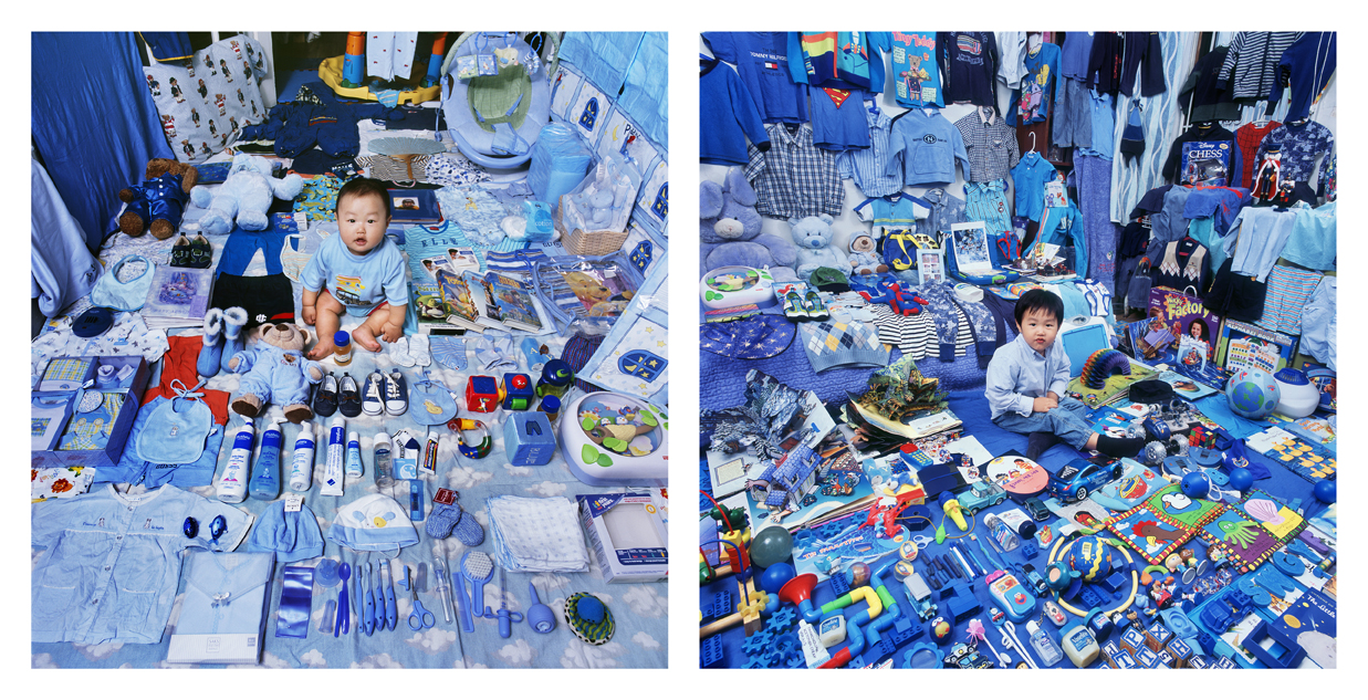 블루 프로젝트 I - 재욱이와 재욱이의 파란색 물건들, 라이트 젯 프린트, 2006. 블루 프로젝트 II - 재욱이와 재욱이의 파란색 물건들, 라이트 젯 프린트, 2009