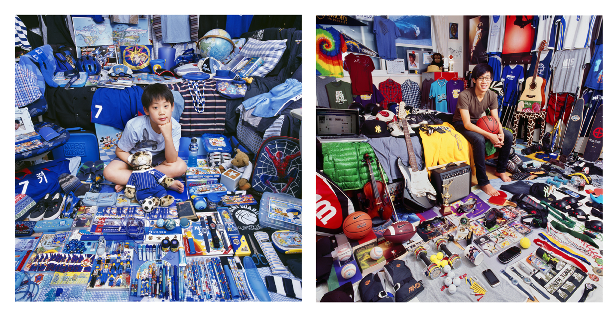 블루 프로젝트 I - 호준이와 호준이의 파란색 물건들, 라이트 젯 프린트, 2011. 블루 프로젝트 II - 호준이와 호준이의 여러가지색 물건들 라이트 젯 프린트 2011