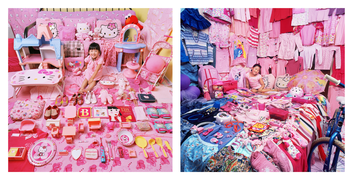 핑크 프로젝트 I - (양)예린이와 예린이의 핑크색 물건들, 라이트 젯 프린트, 50.8x50.8cm, 2005. 핑크 프로젝트 II - (양)예린이와 예린이의 핑크&파란색 물건들, 라이트 젯 프린트, 50.8x50.8cm, 2009