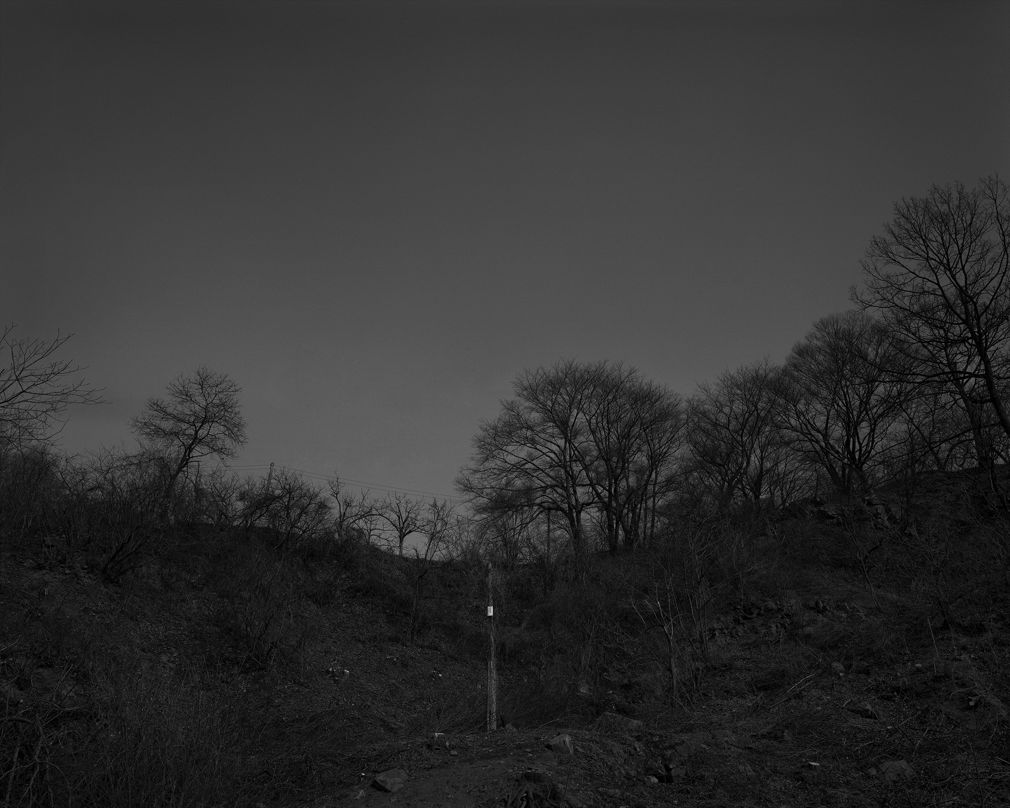 03_The white shaded  backyard_Jirisan_Archival Pigment Print_131.25 x 105 cm_Gun Young Lee_2008