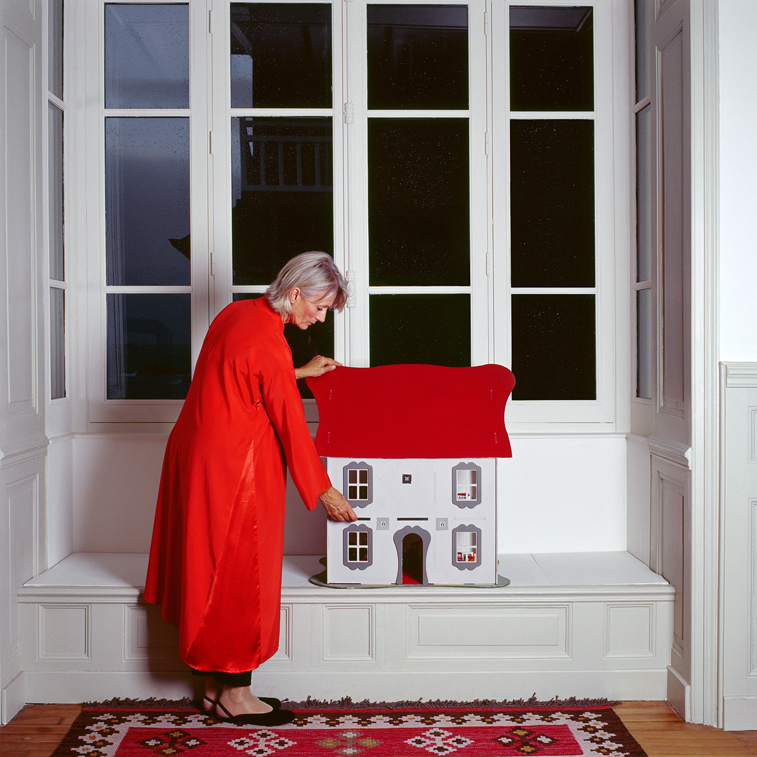 1. Doll House, Digital C-Print, 100x100cm, 2011