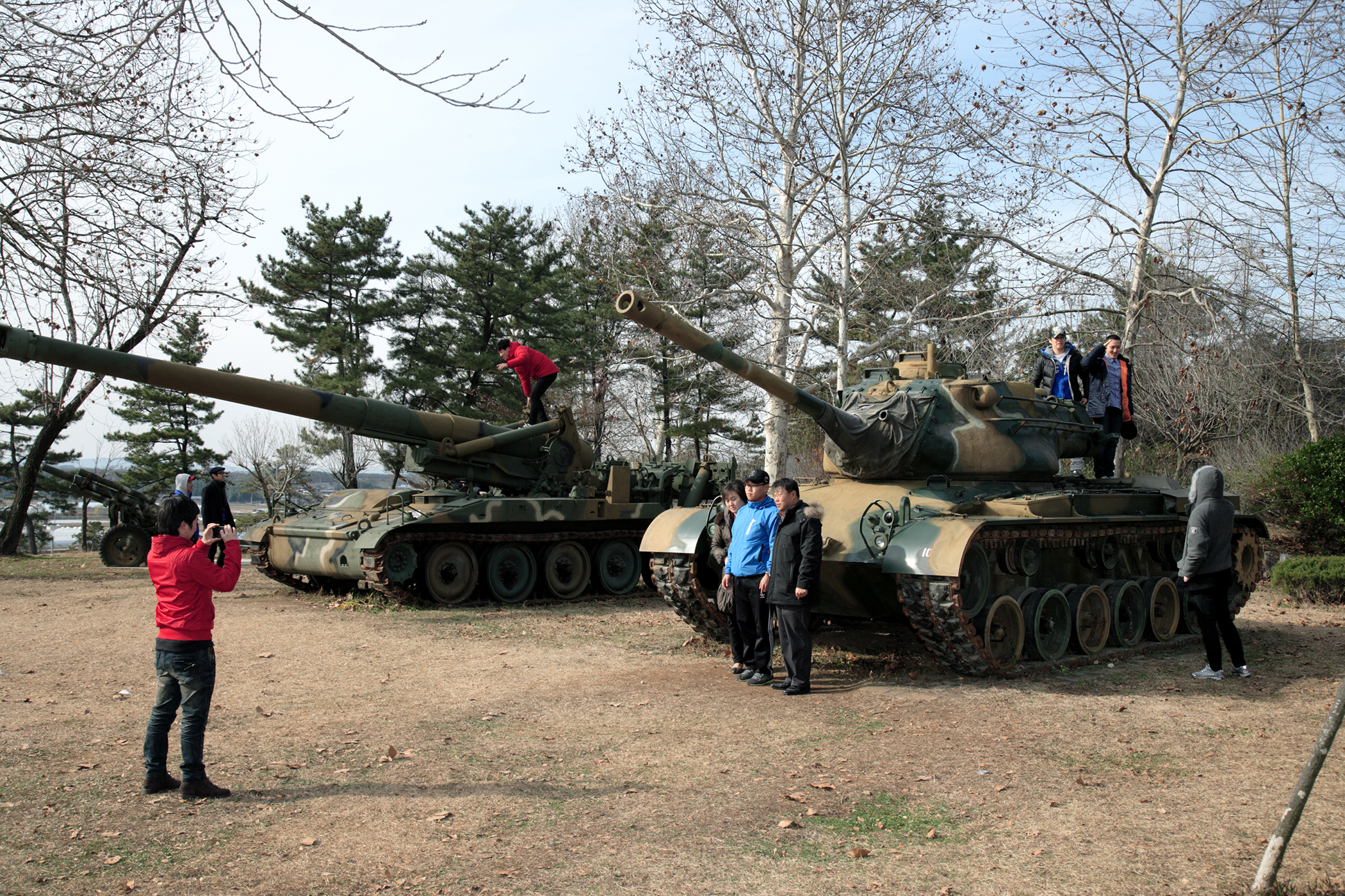 12mm#29, 논산훈련소, 박성언, 20살, 2011.10.10, Pigment print, 69x100cm