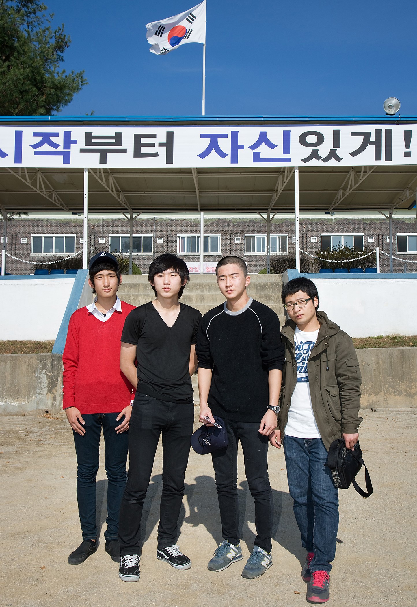 12mm#8, 춘천102보충대, 청기, 20살,2011.11.01, Pigment print, 100x145cm