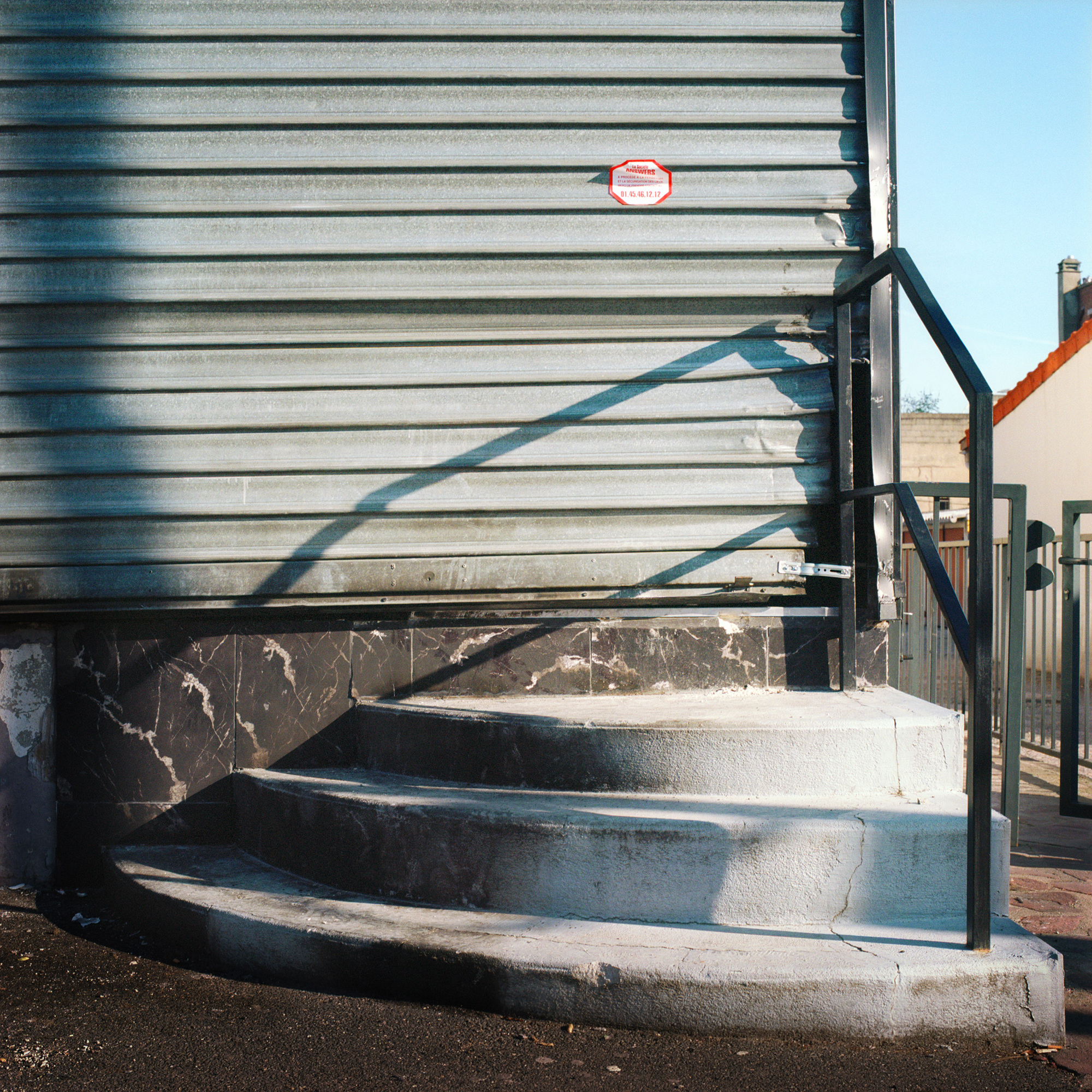 Joongho Yum, The Taste of Others,120x120cm, Digital Lamda Print, 2011