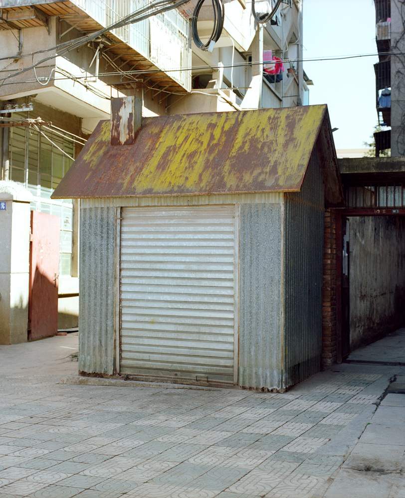 Joongho Yum, The Taste of Others,160x130cm_1, Digital Lamda Print, 2010