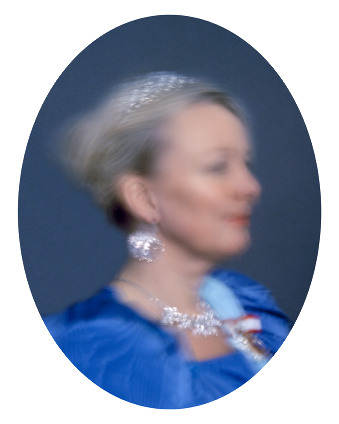 Being a Queen-9.Being a Queen#3,140x112cm