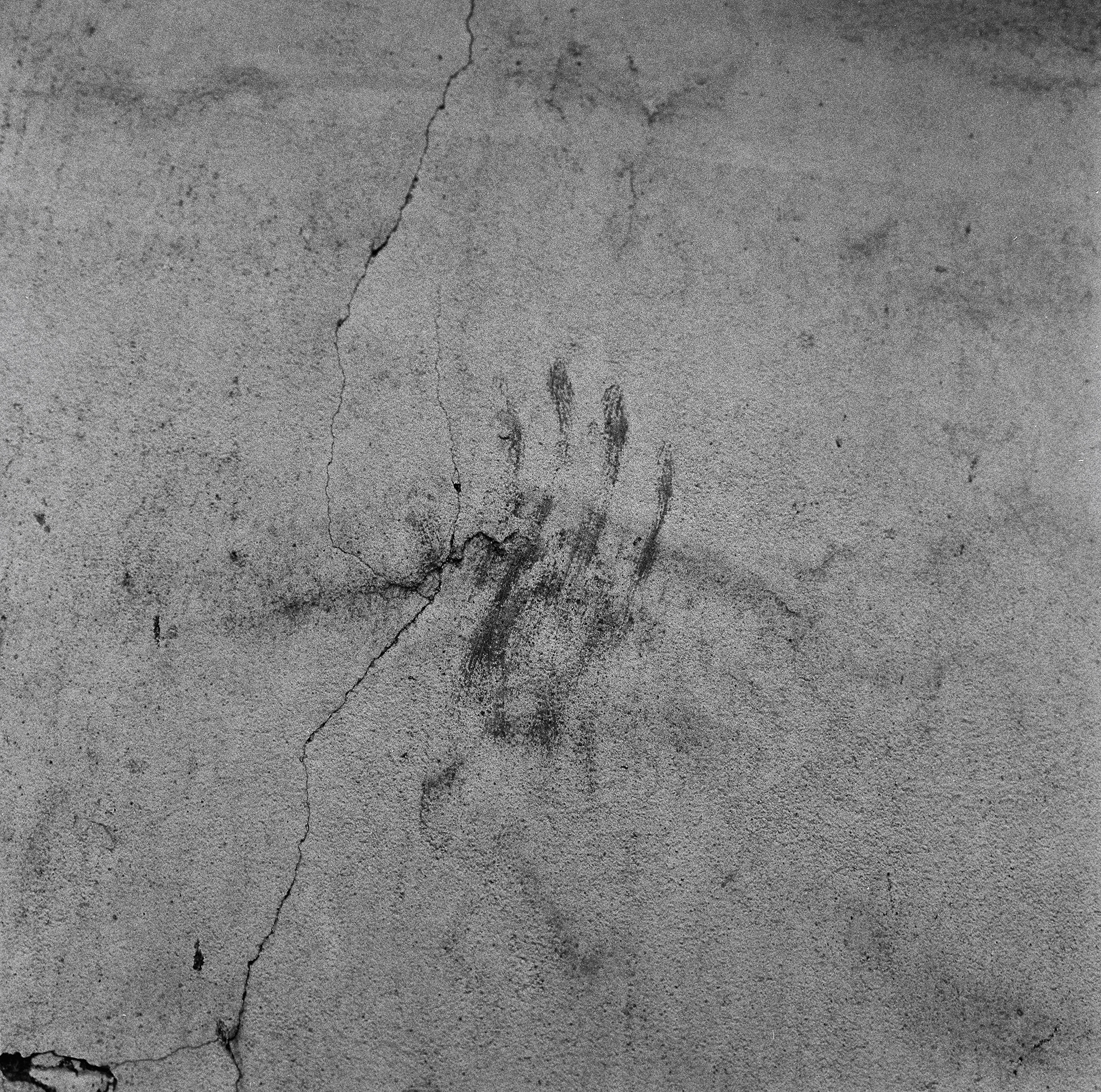 손자국_40×40cm_Gelatin silver print_2001