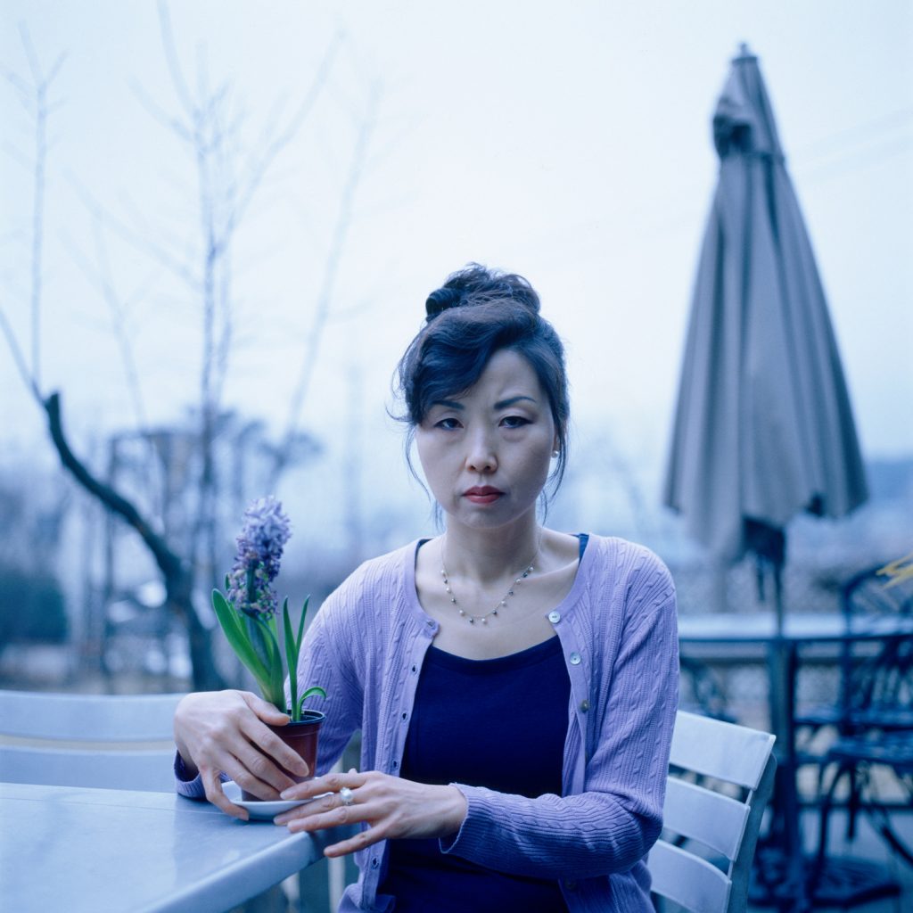 140 2005 A Flower shakes Her