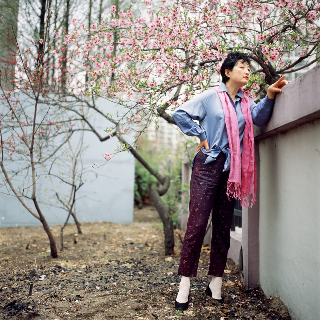 142 2005 A flower shakes Her