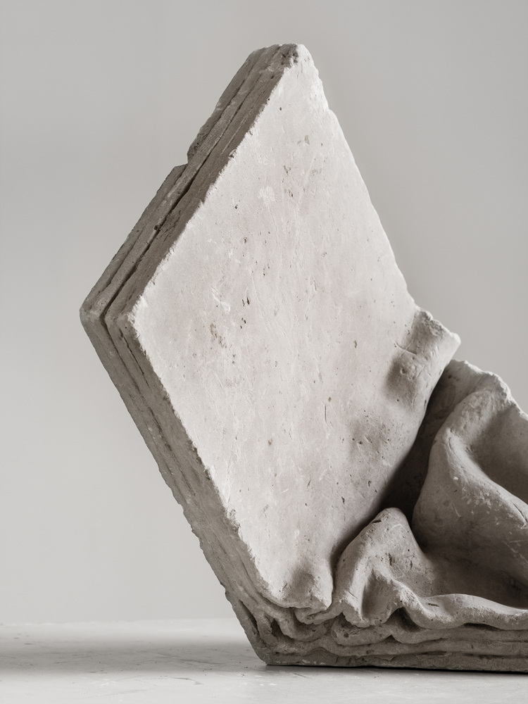 04.누워있는 조각가의 시간 n.9_아카이벌피그먼트프린트_120x90_2017