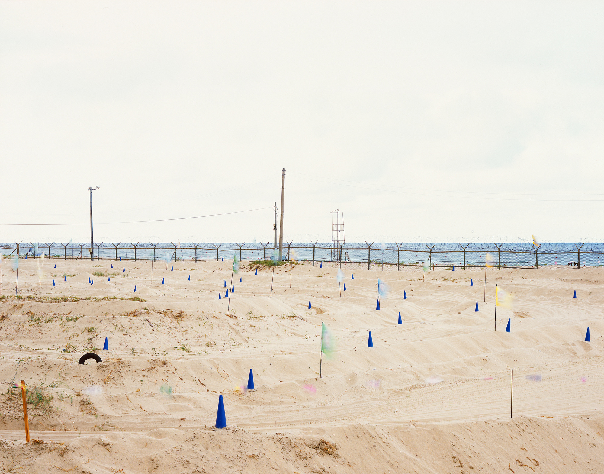 Overlapping things-JuMunJin, C-print, 120x145cm, 2012