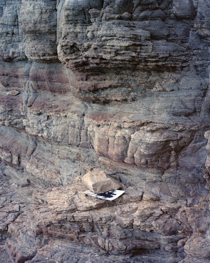 돌과 사진 Stone and photo, 2017