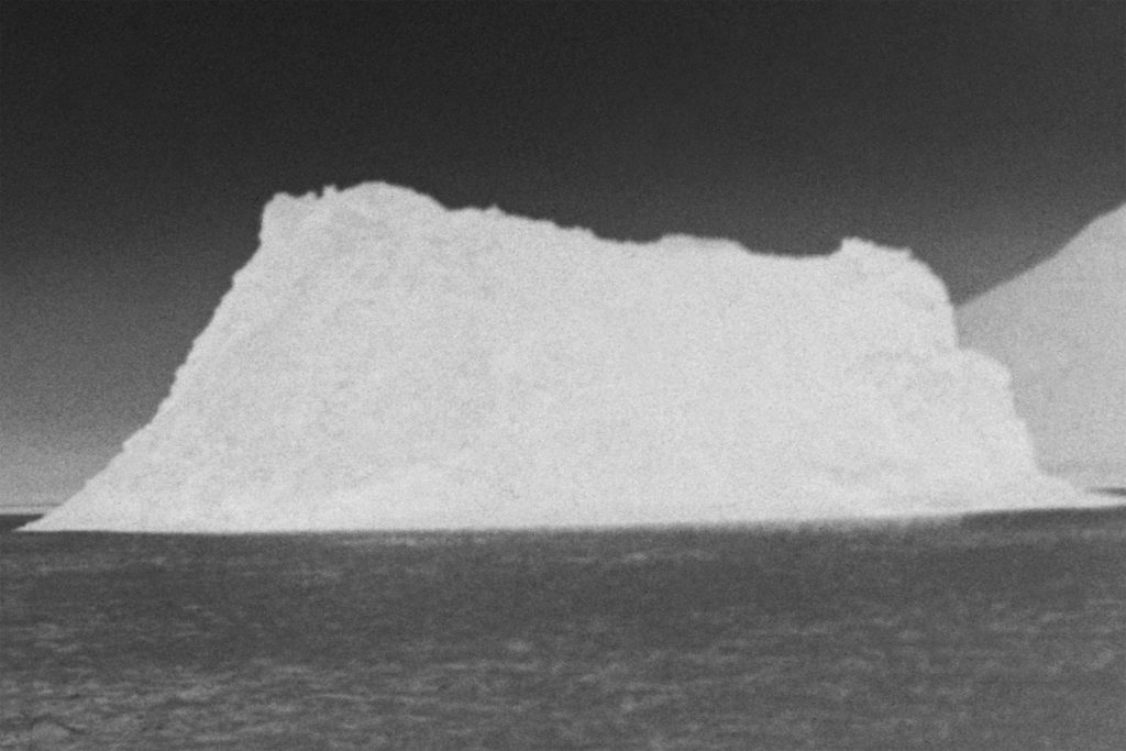 필드:트립 Field:Trip, 흰 밤의 언덕 White Night Hill, 2018, Digital pigment print, 21x30cm