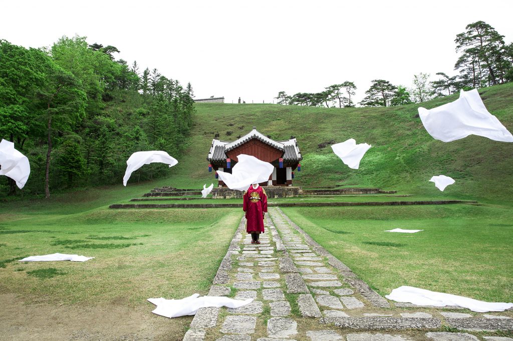 Colorful YeongWol_History, Hysteria #001 장릉 정자각 WHITE, 가변크기, Pigment-based Inkjet Print on Matte Paper, 2018