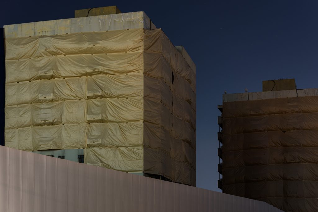 402동, Pigment print, 60x90cm, 2019