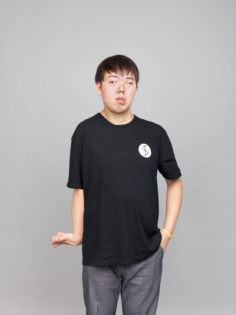 동작 중의 인물#06