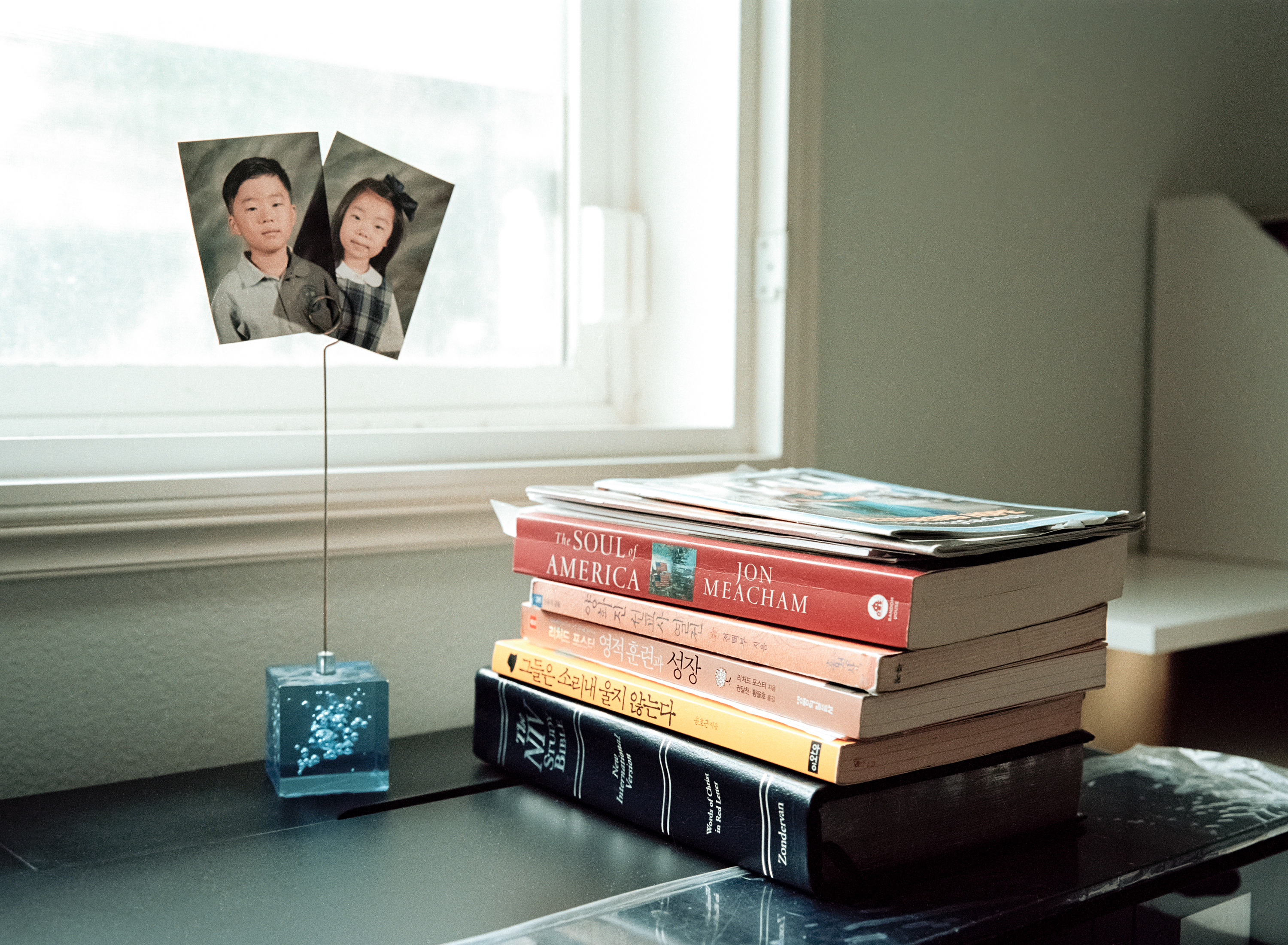 10. 그들은 소리내 울지 않는다, pigment print, 40x30cm, 2023