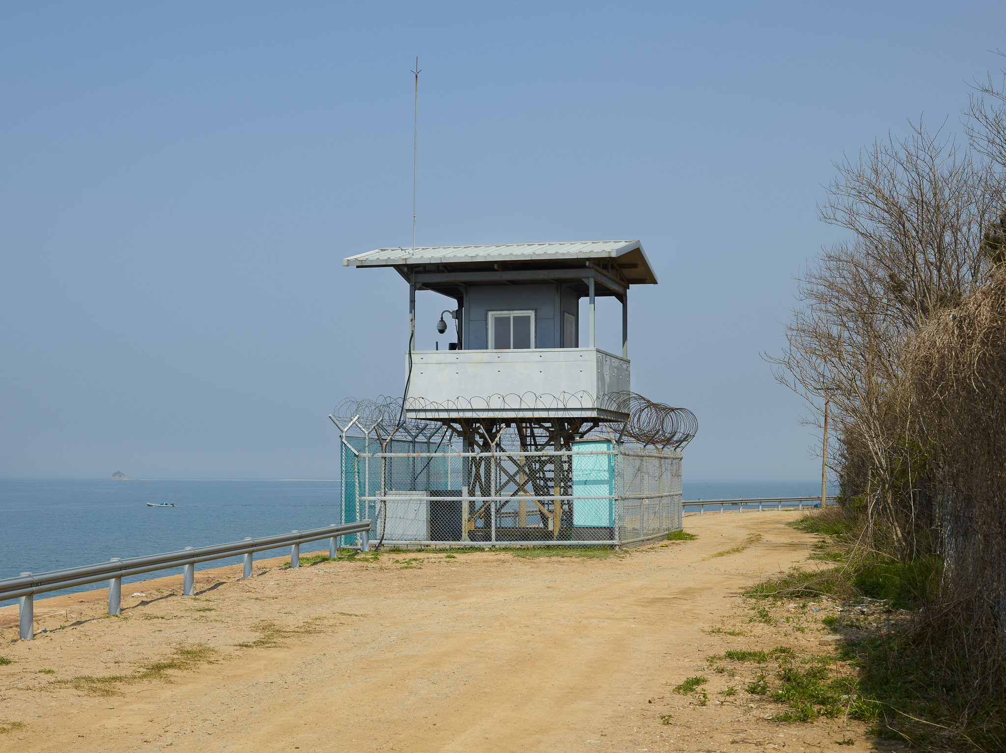 Edgeland, 37.03037805968856, Inkjet print,100x133cm, 2021