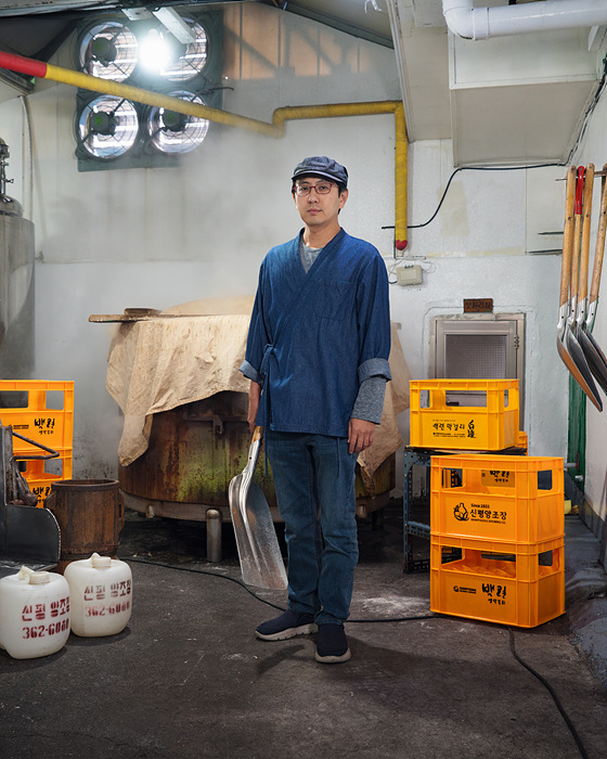 10. 김동교 신평 양조장, 1973년생, c-print, 90×72cm, 2019