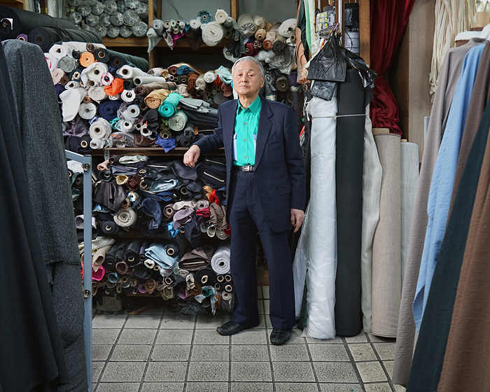 12. 이상수 광장시장 유비상회, 1939년생, c-print, 72×90cm,2020