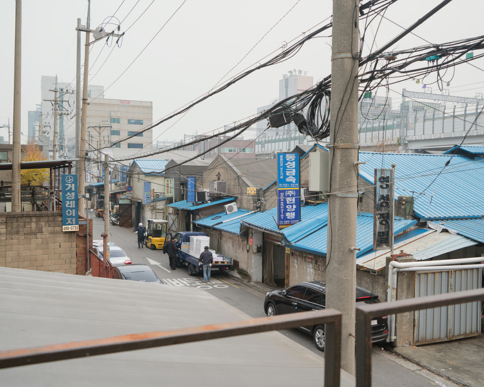 13. 성수동 금속제조공장 거리, c-print, 40×56cm, 2016