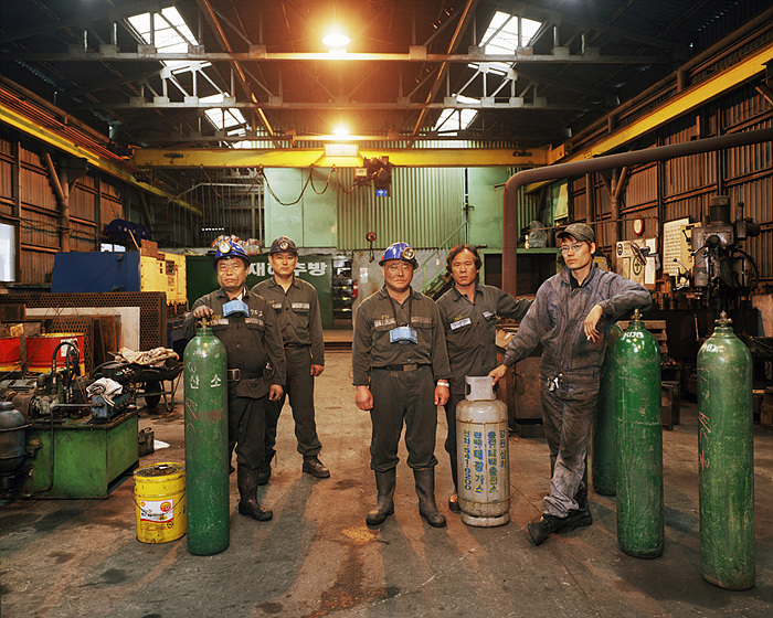 4. 경동광업소(Kyungdong mining station)-기계실. 강원도 도계. digital c-print. 2006