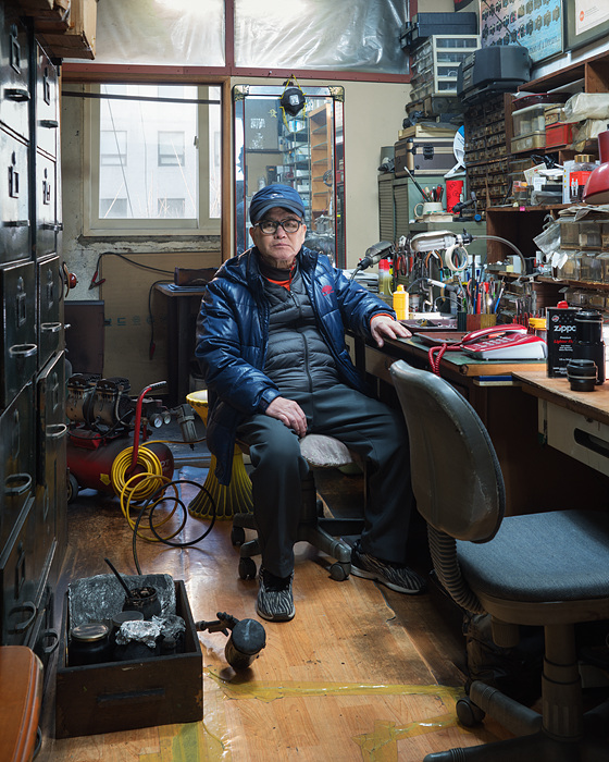 8. 권순칠 남대문 보성 카메라 재생, 1949년생, c-print,150×120cm, 2020