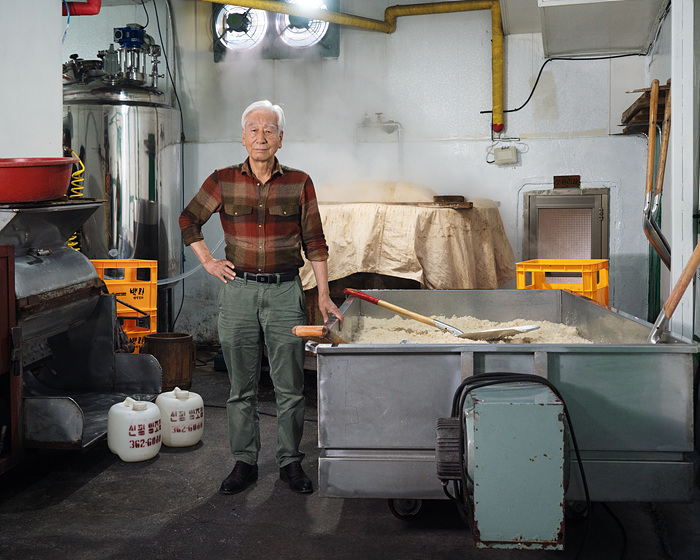 9. 김영세 신평 양조장, 1943년생, c-print, 72×90cm, 2019