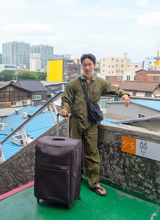 2. 손한민 1996년생, 95x130_120x150cm, c-print, 2020